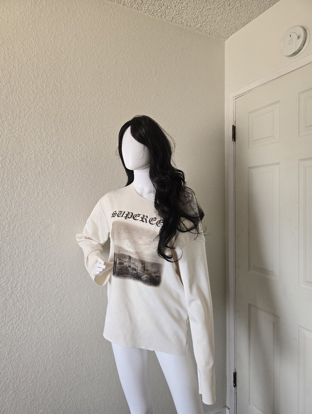 Cream Graphic Long-Sleeve Women’s Sweater
